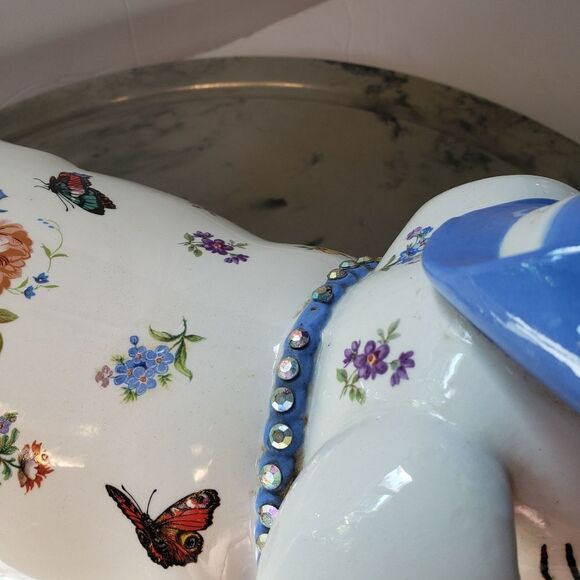 Vintage Big Pig w/Feathered Hat, Collar & Butterflies - Picture 14 of 14